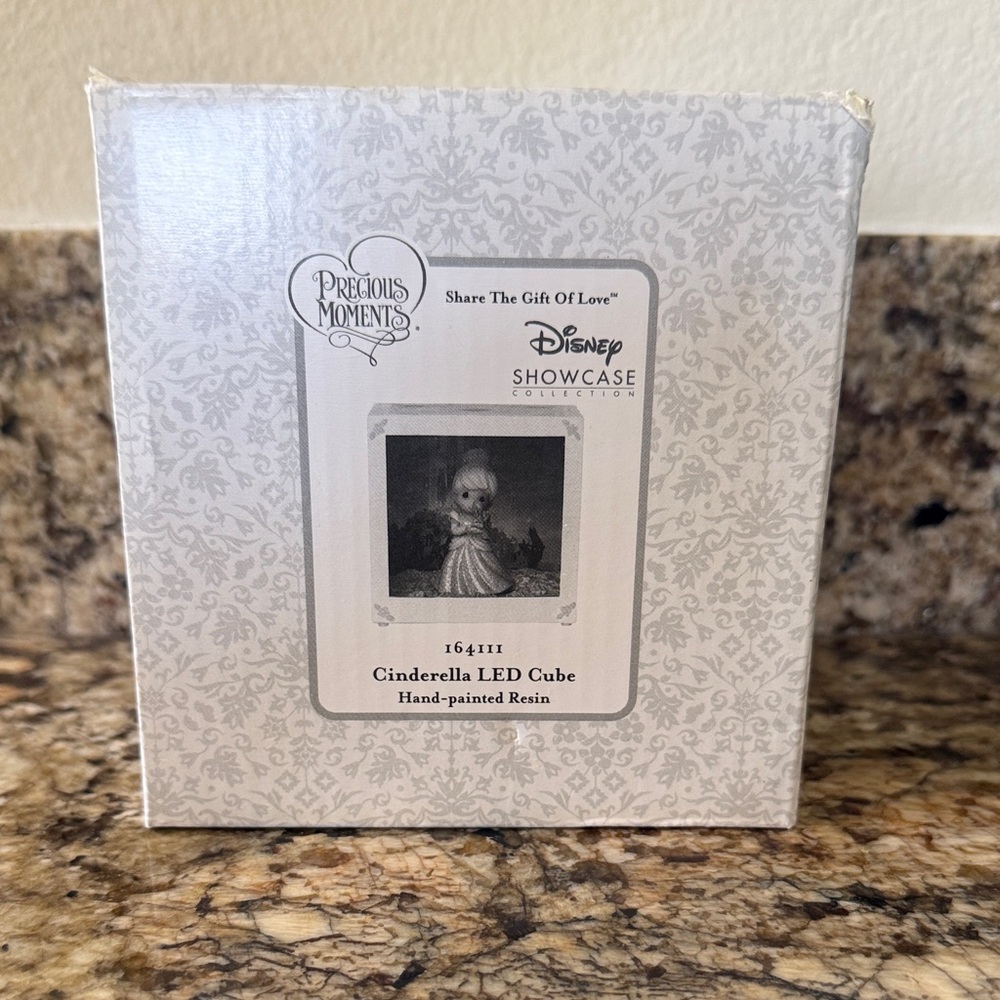 Disney Precious Moments 164111 Cinderella LED Cube - collectors item!!